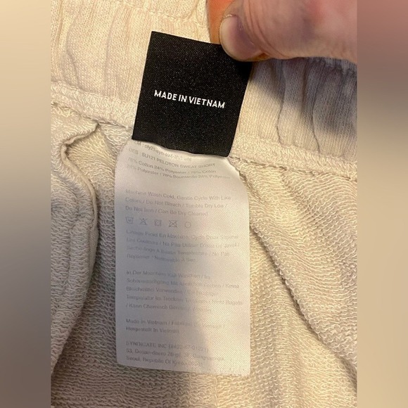 Peloton Cream/White Shorts - Picture 8 of 8